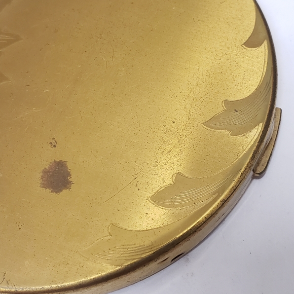 Vintage Elgin American Etched Compact - Picture 9 of 10
